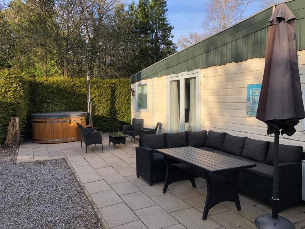 Vila Omheind Chalet Met Prive Hottub. Op De Veluwe Voorthuizen Exteriér fotografie