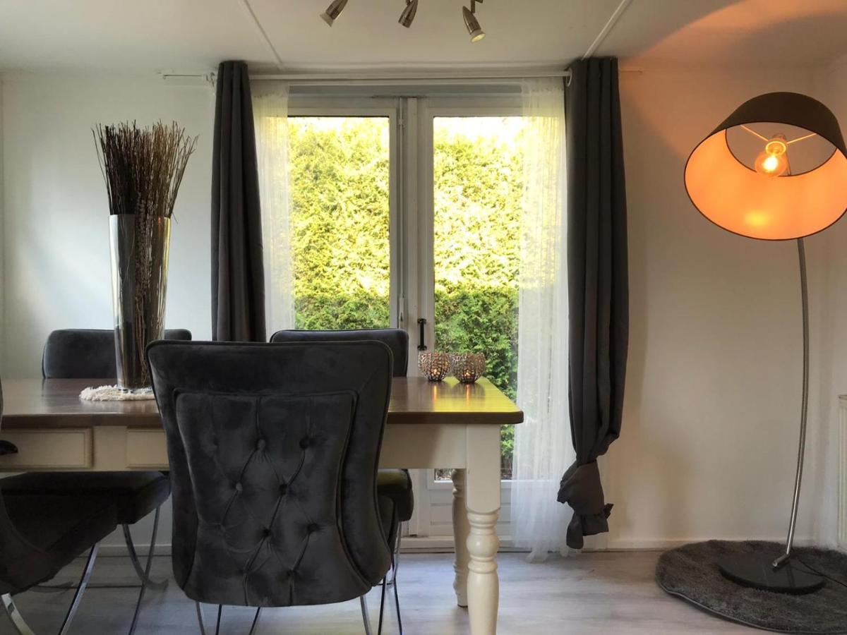 Vila Omheind Chalet Met Prive Hottub. Op De Veluwe Voorthuizen Exteriér fotografie